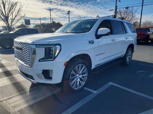 Used 2023 GMC Yukon Denali image 4