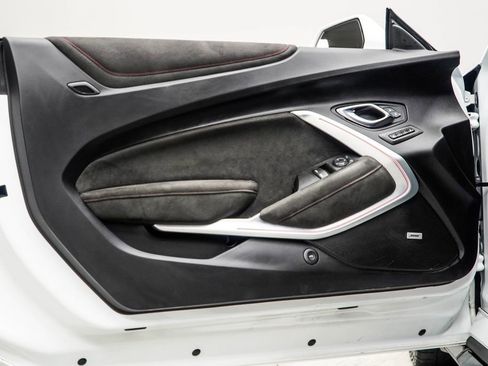 Used 2021 Chevrolet Camaro ZL1 image 34