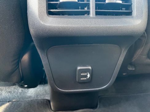 Used 2024 GMC Terrain SLE image 33