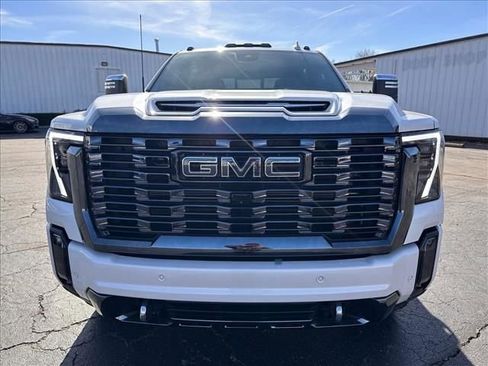 Used 2024 GMC Sierra 3500 Denali Ultimate image 4