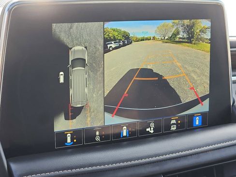 Used 2022 Chevrolet Tahoe Premier w/ Premium Package 2 image 18