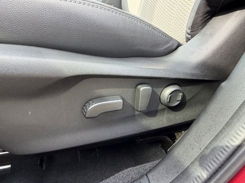 Used 2020 Subaru Forester Premium image 18