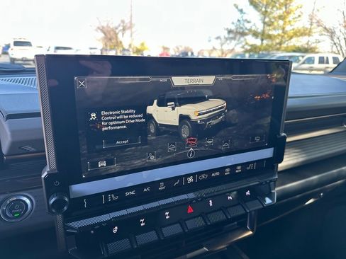 New 2025 GMC Hummer EV 2X w/ Extreme Off-Road Package image 49
