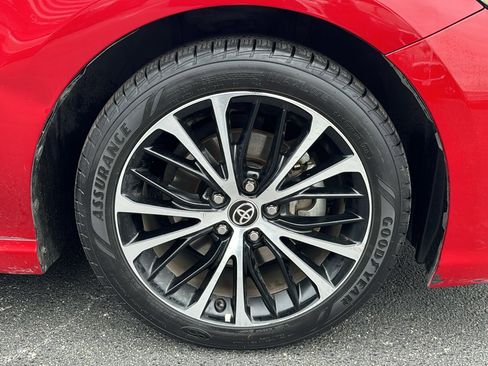 Used 2020 Toyota Camry SE FWD image 10