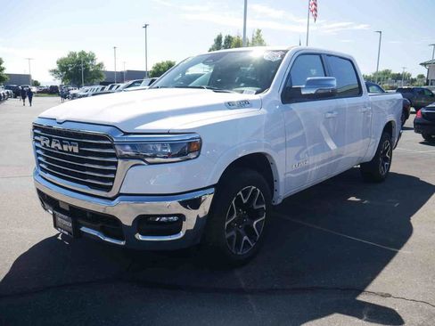 Certified 2025 RAM 1500 Laramie AWD/4WD image 4