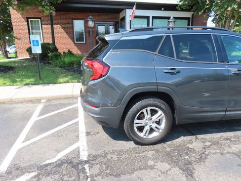 Used 2018 GMC Terrain SLE w/ Infotainment Package I FWD image 8