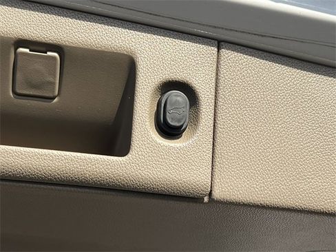 Used 2017 Chevrolet Tahoe Premier image 44