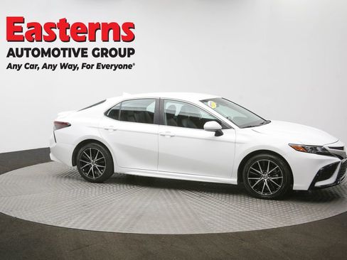 Used 2024 Toyota Camry SE image 46