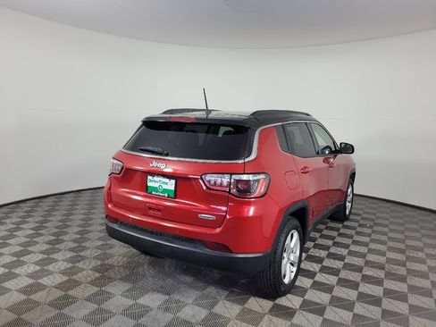 Used 2018 Jeep Compass Latitude w/ Safe & Security Group FWD image 9
