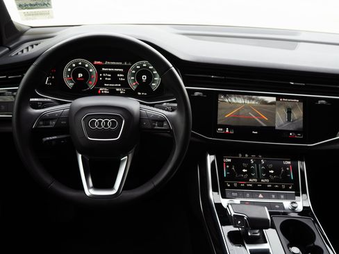 Used 2022 Audi Q7 Premium Plus image 19