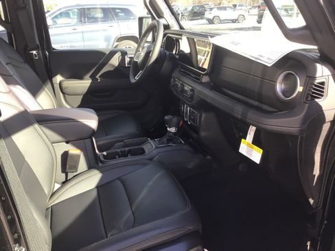 New 2026 Jeep Wrangler Unlimited Sahara image 9