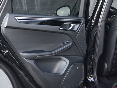 Used 2026 Porsche Macan image 30