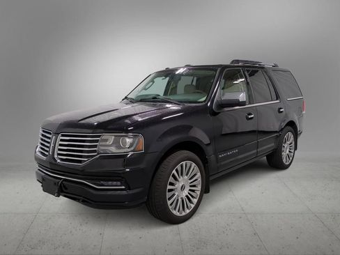 Used 2017 Lincoln Navigator Reserve image 5