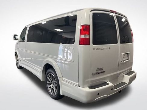 Used 2019 Chevrolet Express 2500 w/ Enhanced Convenience Package image 3