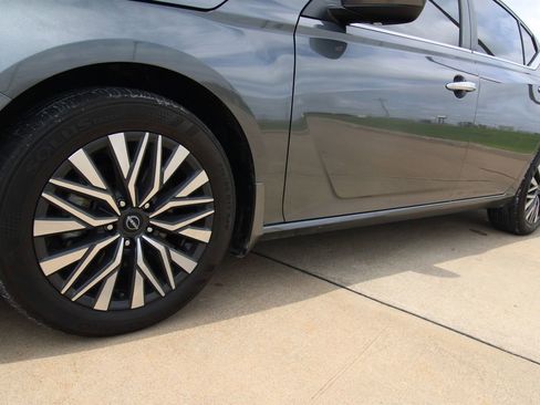 Used 2024 Nissan Altima 2.5 SV w/ SV Premium Package image 10