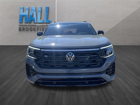 Certified 2025 Volkswagen Atlas Cross Sport SEL R-Line AWD/4WD image 9