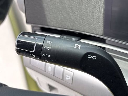 Used 2024 Hyundai Kona SEL FWD image 37
