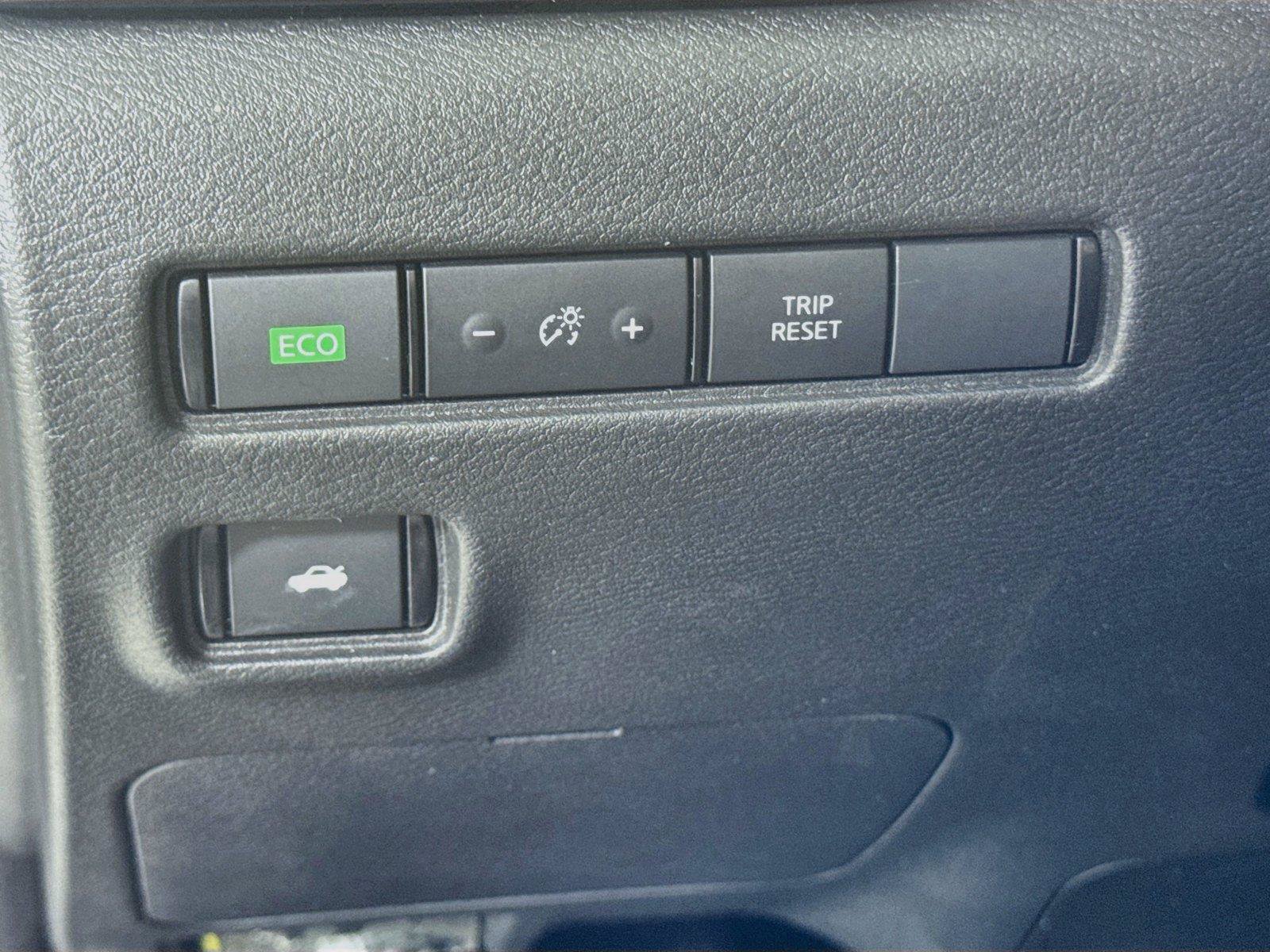 Used 2024 Nissan Sentra SV FWD image 10