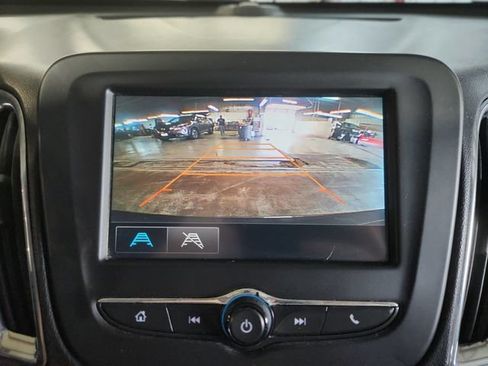 Used 2018 Chevrolet Malibu LT FWD image 15