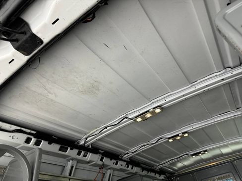 Used 2017 GMC Savana 2500 image 40