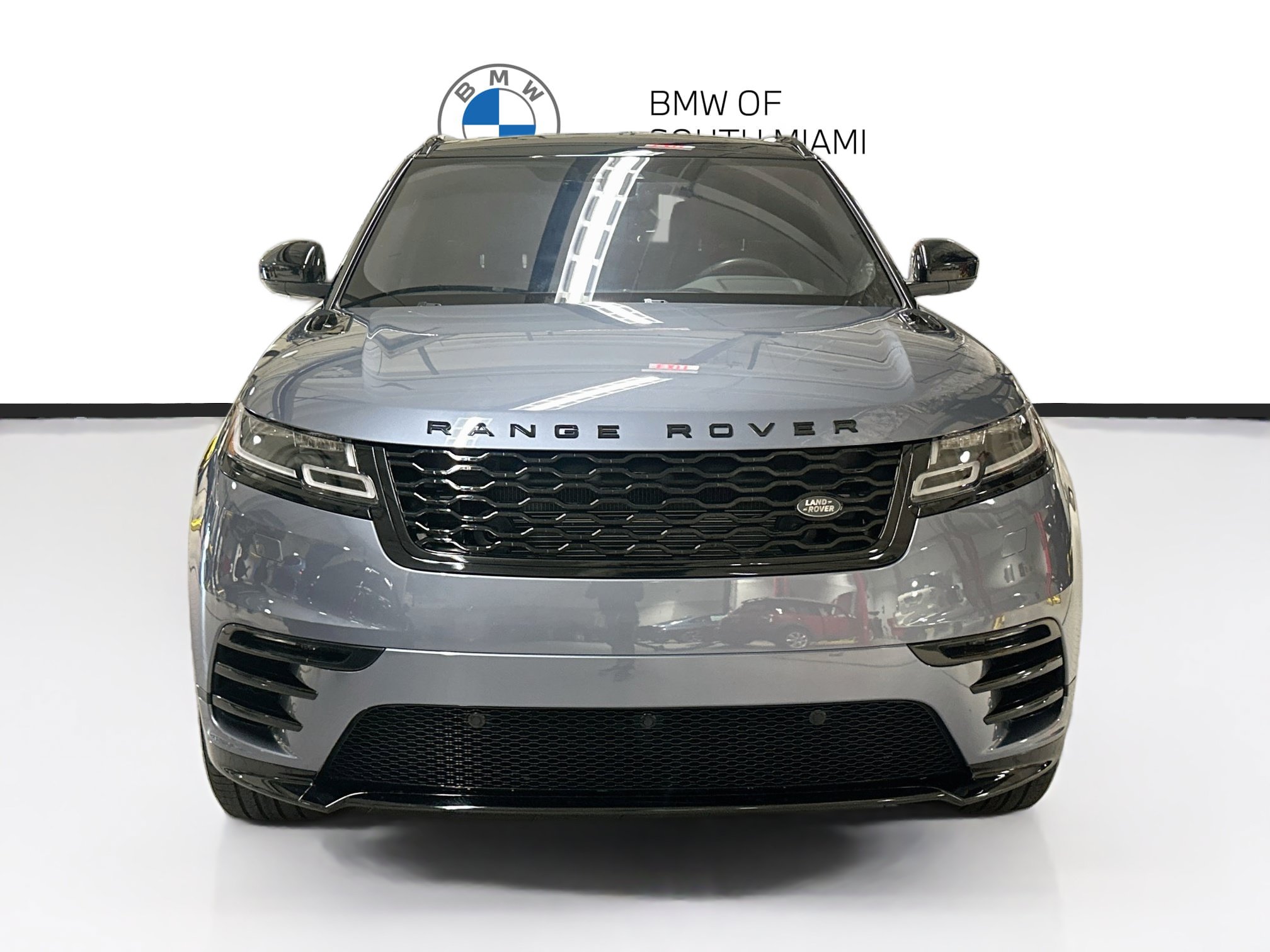 Used 2019 Land Rover Range Rover Velar R-Dynamic SE AWD/4WD image 2