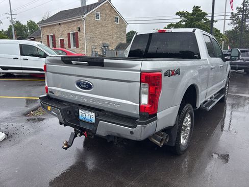 Used 2019 Ford F250 XLT w/ XLT Premium Package AWD/4WD image 4