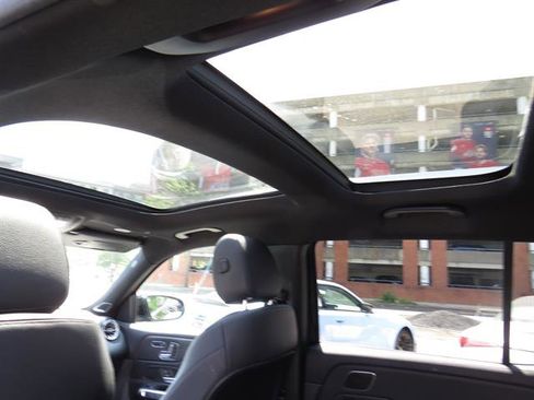 Used 2024 Mercedes-Benz GLB 250 4MATIC image 18