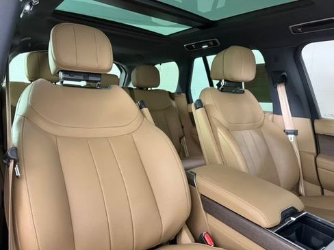 Used 2025 Land Rover Range Rover SE AWD/4WD image 31