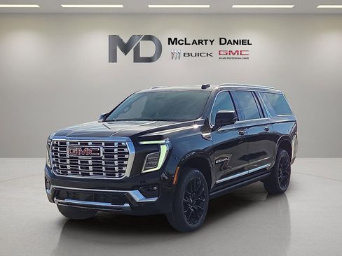 New 2026 GMC Yukon XL Denali w/ Sun & Power Step Package AWD/4WD image 2