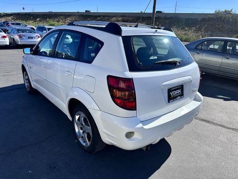 Used 2004 Pontiac Vibe w/ Moon And Tunes Value Package FWD image 4