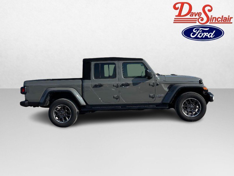 Used 2022 Jeep Gladiator Overland w/ Cold Weather Group AWD/4WD image 5