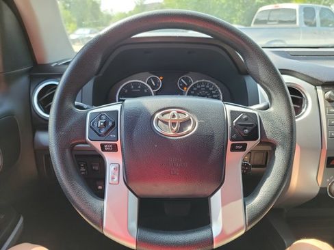 Used 2017 Toyota Tundra SR5 w/ SR5 Upgrade Package RWD image 19