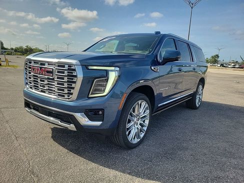 New 2026 GMC Yukon XL Denali w/ Denali Reserve Package AWD/4WD image 2