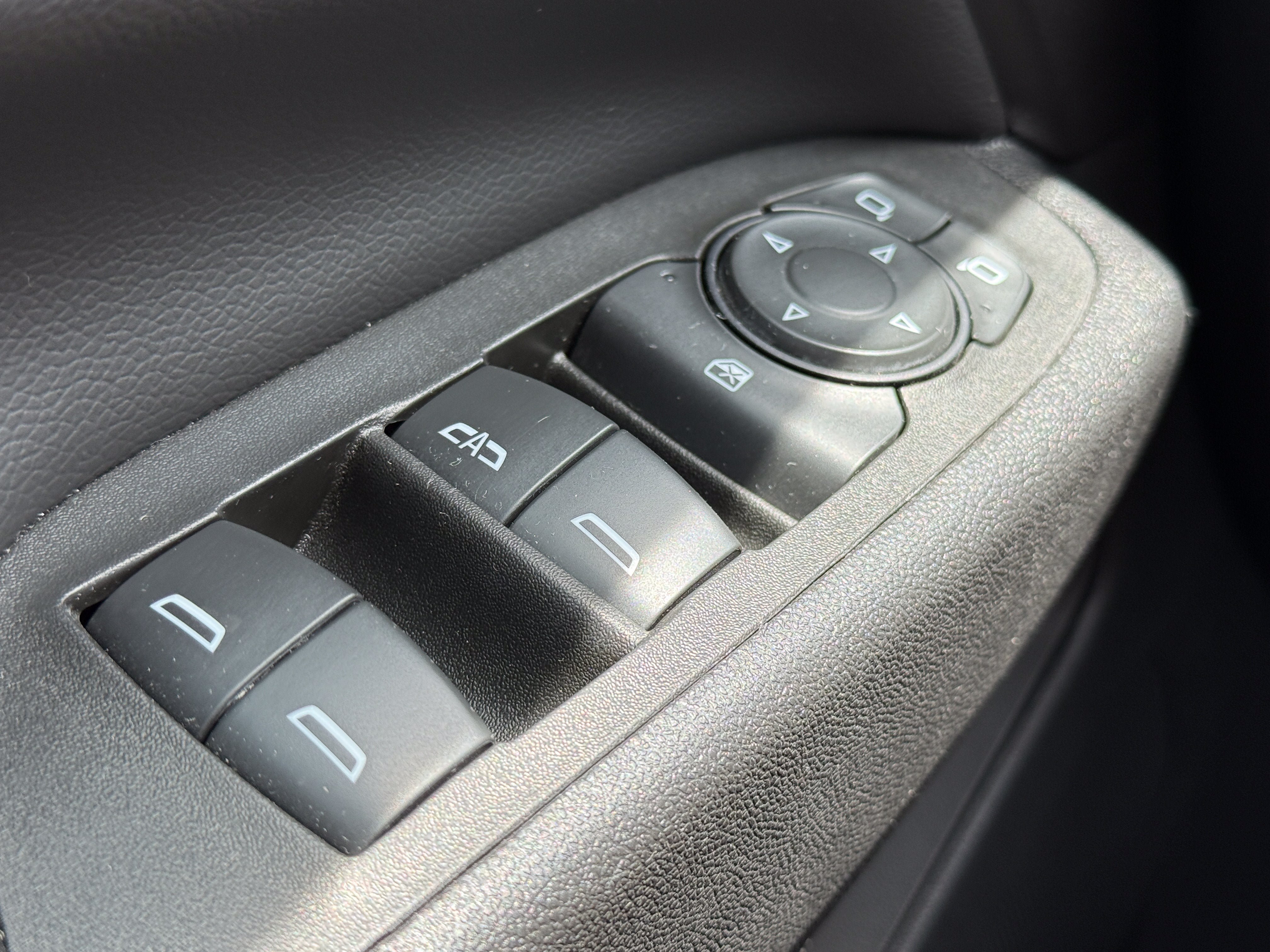 Used 2021 Chevrolet Equinox LT AWD/4WD image 24