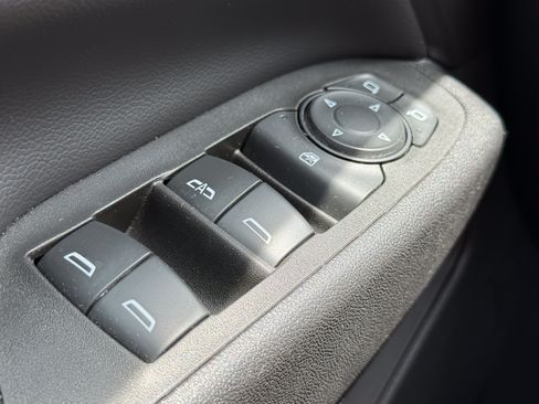 Used 2021 Chevrolet Equinox LT AWD/4WD image 24