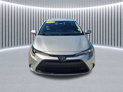 Used 2023 Toyota Corolla LE FWD image 2
