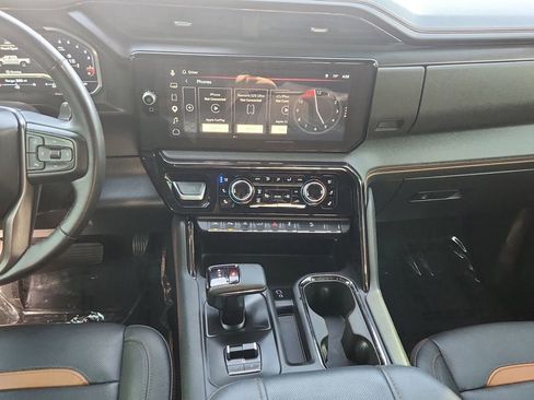 Used 2023 GMC Sierra 1500 AT4 w/ Technology Package image 11