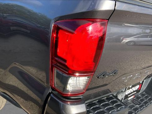 Used 2022 Toyota Tacoma SR5 AWD/4WD image 28
