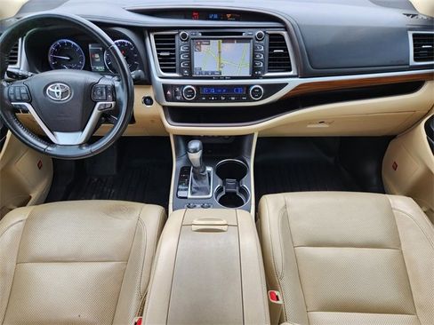 Used 2018 Toyota Highlander Limited image 20