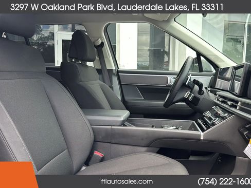 Used 2025 Hyundai Santa Fe SE image 33