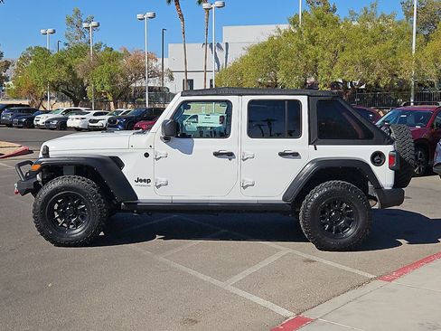 Used 2022 Jeep Wrangler Unlimited Sport AWD/4WD image 2