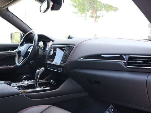 Used 2022 Maserati Levante Modena image 81