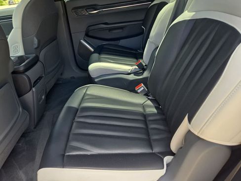 Certified 2024 Kia EV9 GT-Line AWD/4WD image 18