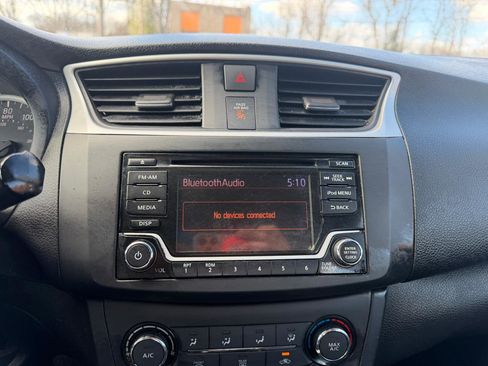 Used 2018 Nissan Sentra S image 19