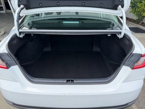 Used 2025 Toyota Camry LE image 31