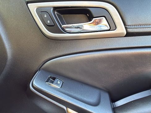 Used 2016 GMC Yukon Denali w/ Open Road Package image 25