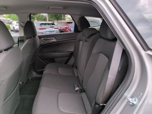 Used 2025 Kia Sportage LX FWD image 23