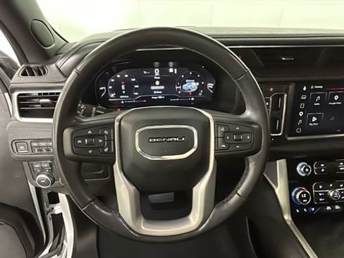 Used 2023 GMC Yukon Denali AWD/4WD image 14