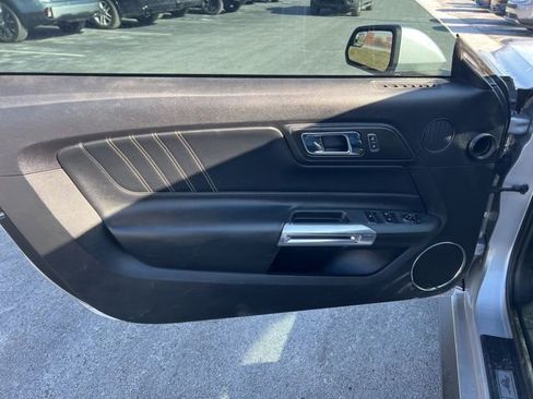 Used 2016 Ford Mustang Premium image 30