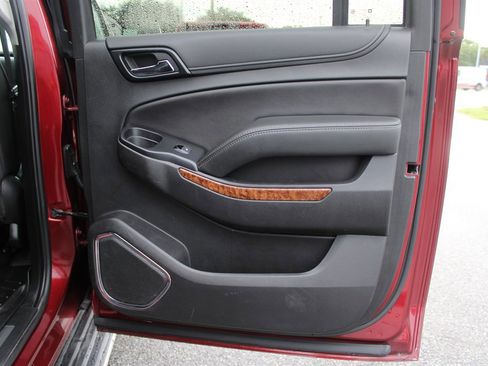 Used 2020 Chevrolet Suburban Premier AWD/4WD image 15